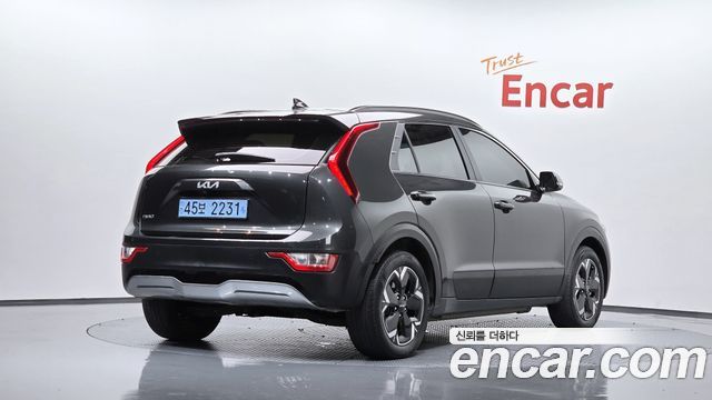 Kia Niro 2023 — photo 2