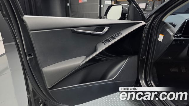 Kia Niro 2023 — photo 14