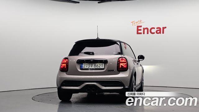 Mini Cooper 2023 — photo 4