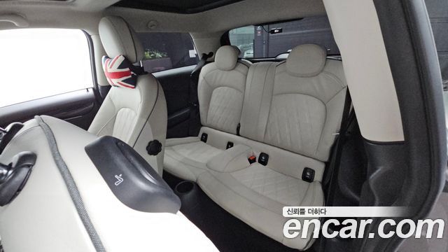 Mini Cooper 2023 — photo 17