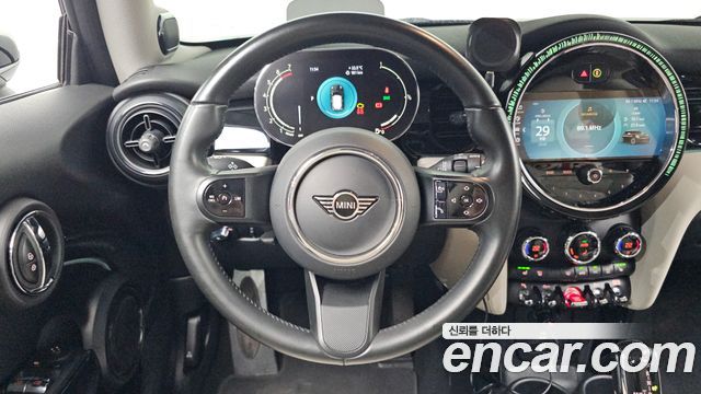 Mini Cooper 2023 — photo 19