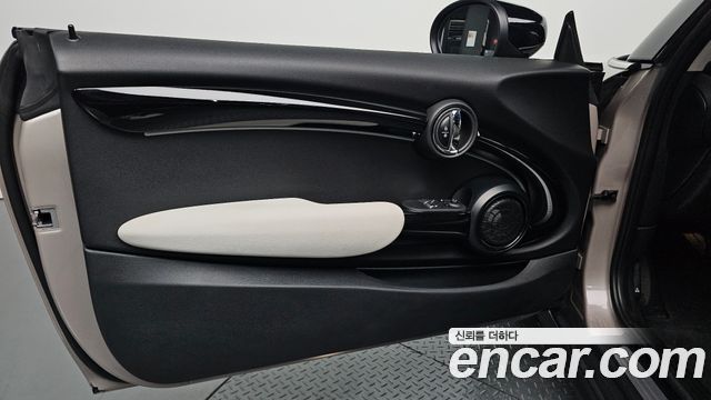 Mini Cooper 2023 — photo 14
