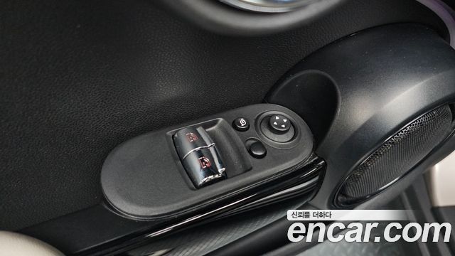 Mini Cooper 2023 — photo 29