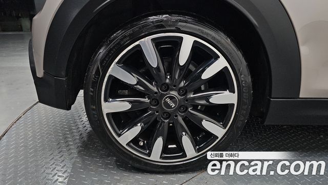 Mini Cooper 2023 — photo 34