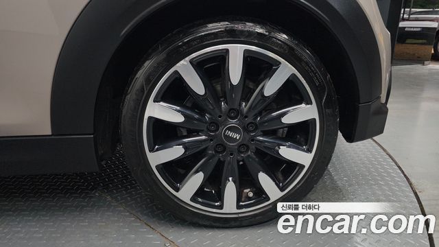 Mini Cooper 2023 — photo 35