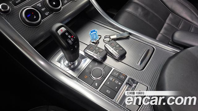 Land Rover Range Rover Sport 2016 — photo 12