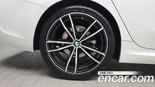 BMW 3-Series 2022 — photo 5