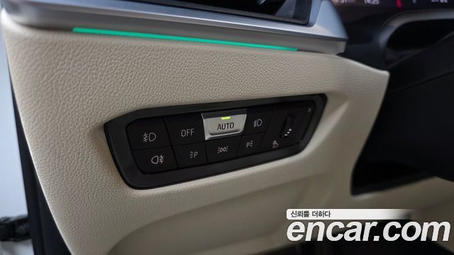 BMW 3-Series 2022 — photo 24