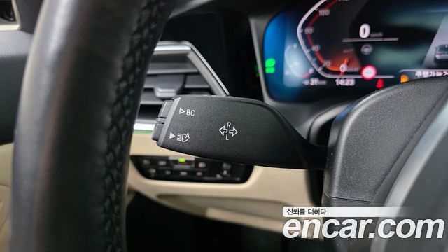 BMW 3-Series 2022 — photo 25