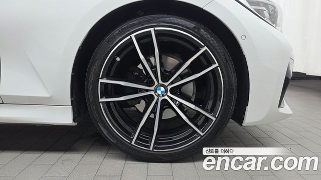 BMW 3-Series 2022 — photo 7