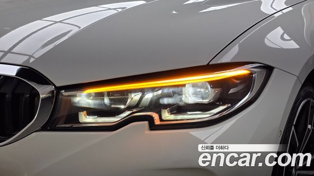 BMW 3-Series 2022 — photo 8