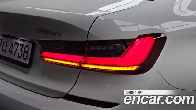 BMW 3-Series 2022 — photo 9