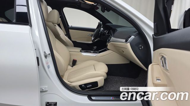 BMW 3-Series 2022 — photo 16