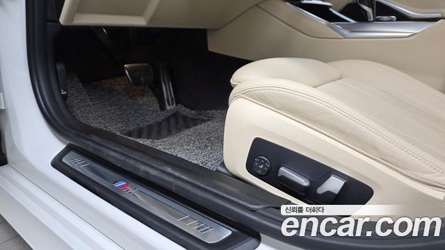 BMW 3-Series 2022 — photo 27