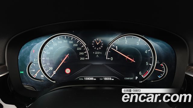 BMW 5-Series 2018 — photo 8