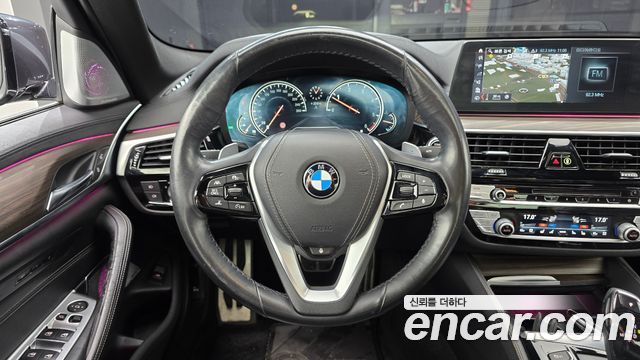 BMW 5-Series 2018 — photo 13