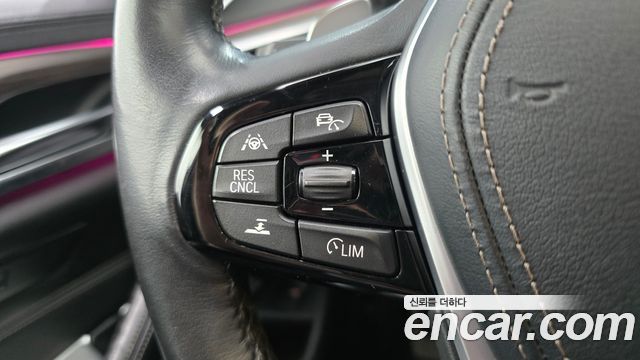 BMW 5-Series 2018 — photo 16