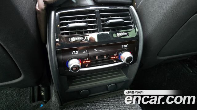 BMW 5-Series 2018 — photo 17