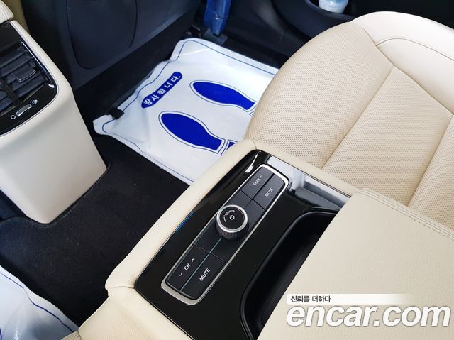 Kia K7 2016 — photo 9