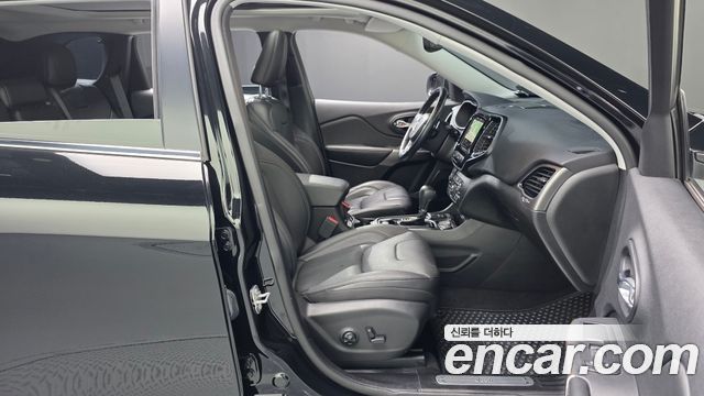 Jeep Cherokee 2021 — photo 11