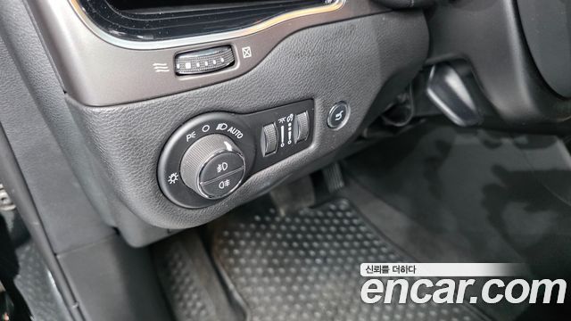 Jeep Cherokee 2021 — photo 17