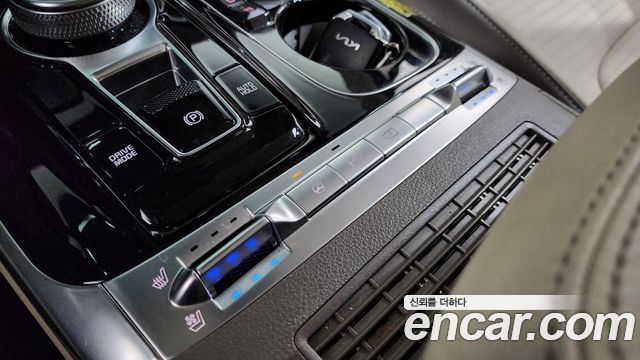Kia Canival 2022 — photo 31