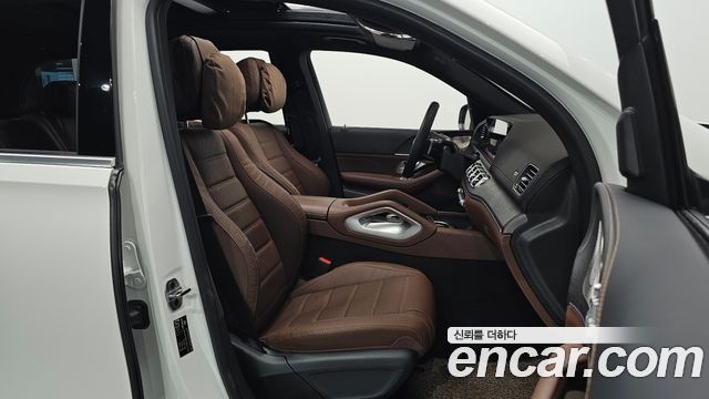 Mercedes-Benz GLS-Class 2025 — photo 13