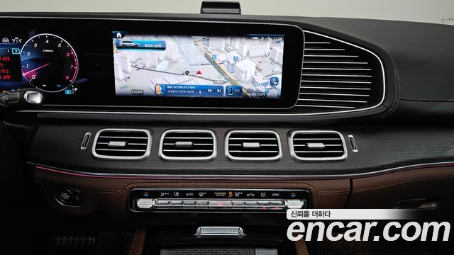 Mercedes-Benz GLS-Class 2025 — photo 20