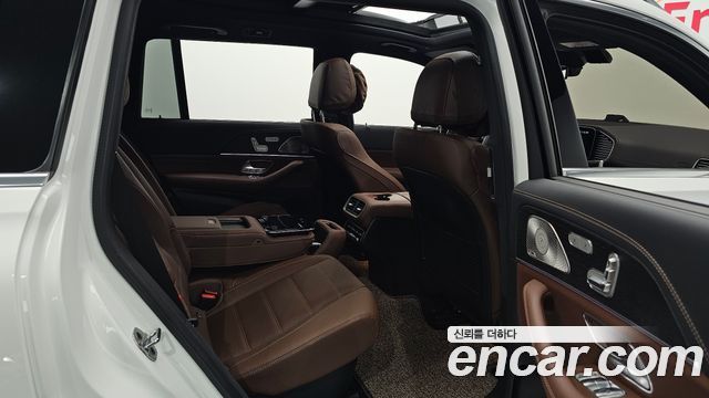 Mercedes-Benz GLS-Class 2025 — photo 16