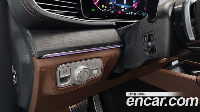 Mercedes-Benz GLS-Class 2025 — photo 27