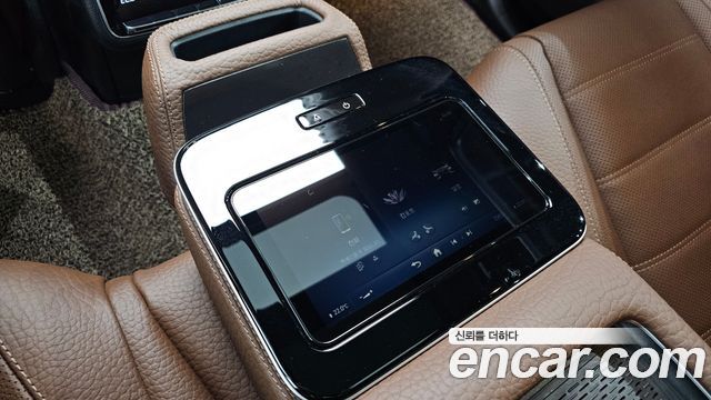 Mercedes-Benz GLS-Class 2025 — photo 30