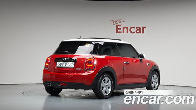 Mini Cooper 2016 — photo 2