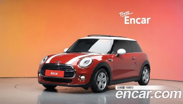 Mini Cooper 2016 — photo 1