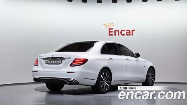 Mercedes-Benz E-Class 2019 — photo 2