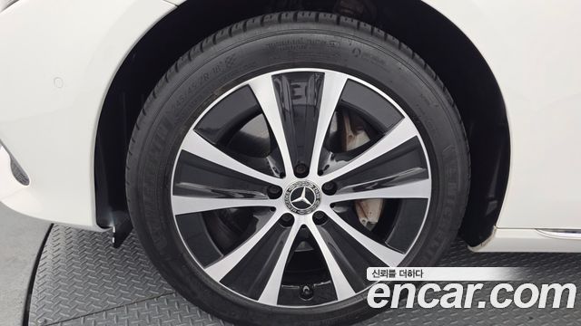 Mercedes-Benz E-Class 2019 — photo 5