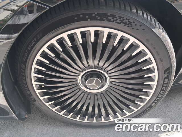 Mercedes-Benz EQS 2022 — photo 12