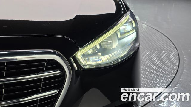 Mercedes-Benz S-Class 2022 — photo 8