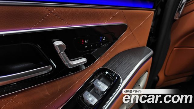 Mercedes-Benz S-Class 2022 — photo 28