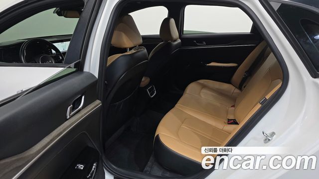 Kia K5 2022 — photo 12