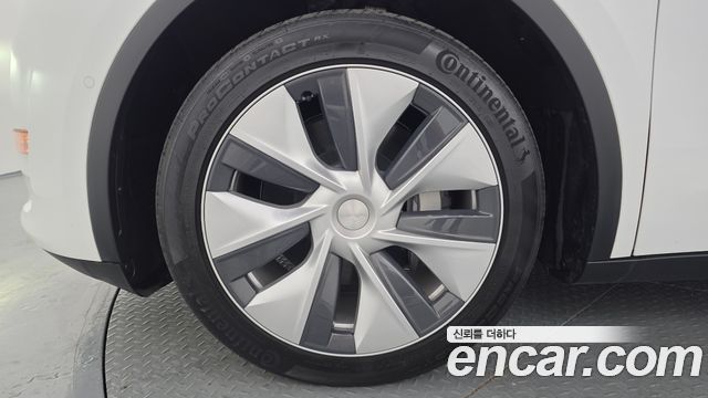 Tesla Model Y 2022 — photo 5
