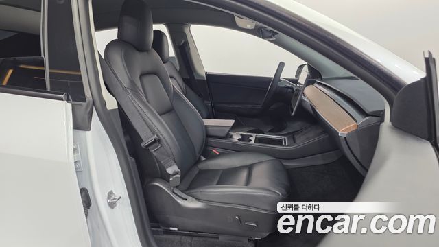 Tesla Model Y 2022 — photo 12