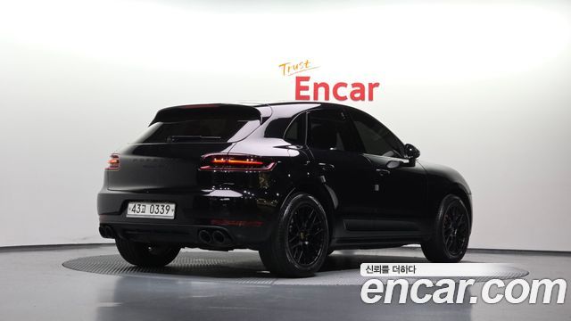 Porsche Macan 2017 — photo 2