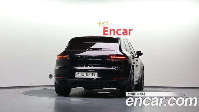 Porsche Macan 2017 — photo 4