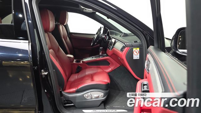 Porsche Macan 2017 — photo 11