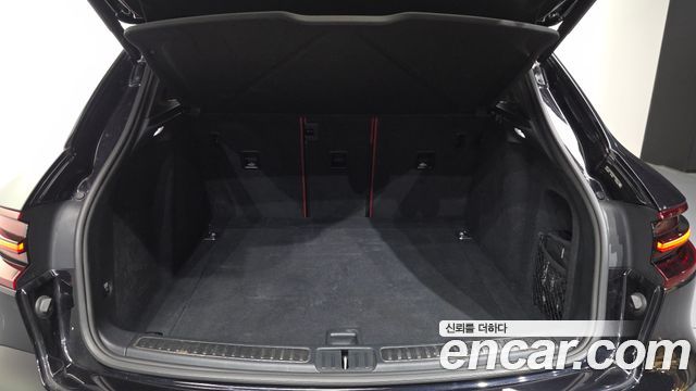 Porsche Macan 2017 — photo 18