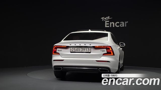 Volvo S60 2020 — photo 4