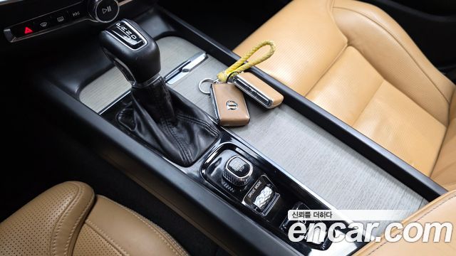 Volvo S60 2020 — photo 9