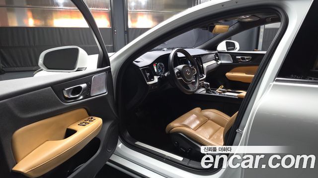 Volvo S60 2020 — photo 10