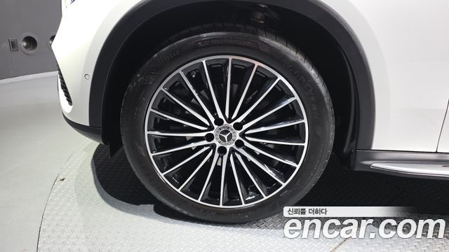 Mercedes-Benz GLC-Class 2025 — photo 5
