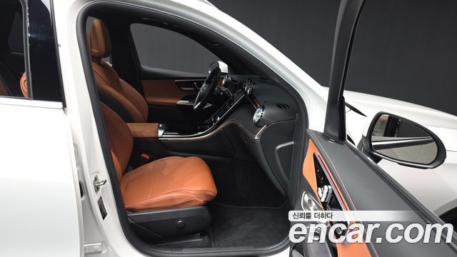 Mercedes-Benz GLC-Class 2025 — photo 17